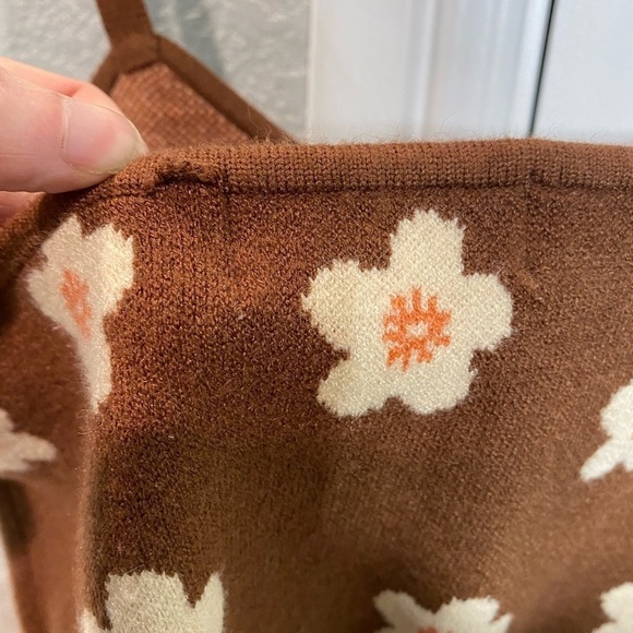 Altar’d State Cropped Floral Knitted Tank - Picture 4 of 5